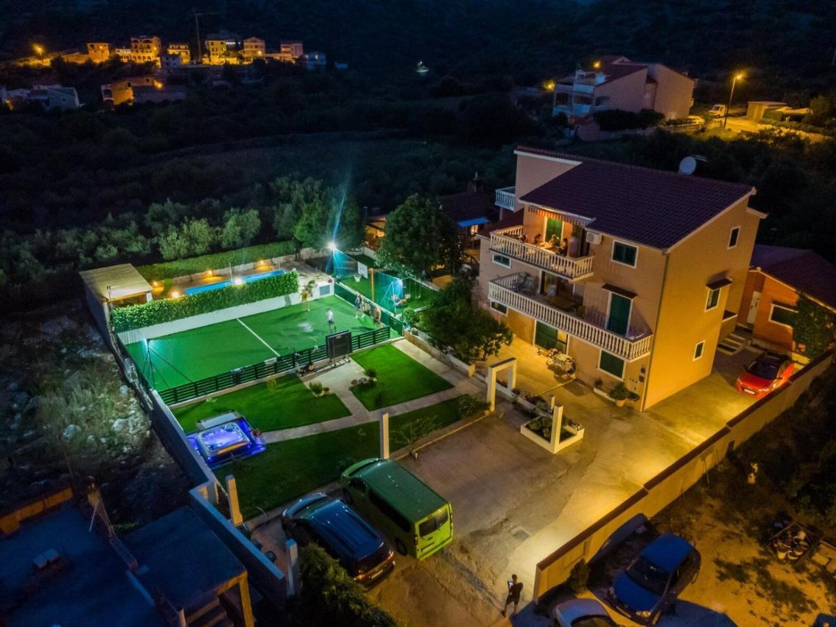 Apartments Mirko เซเกต วรันยีชา ภายนอก รูปภาพ