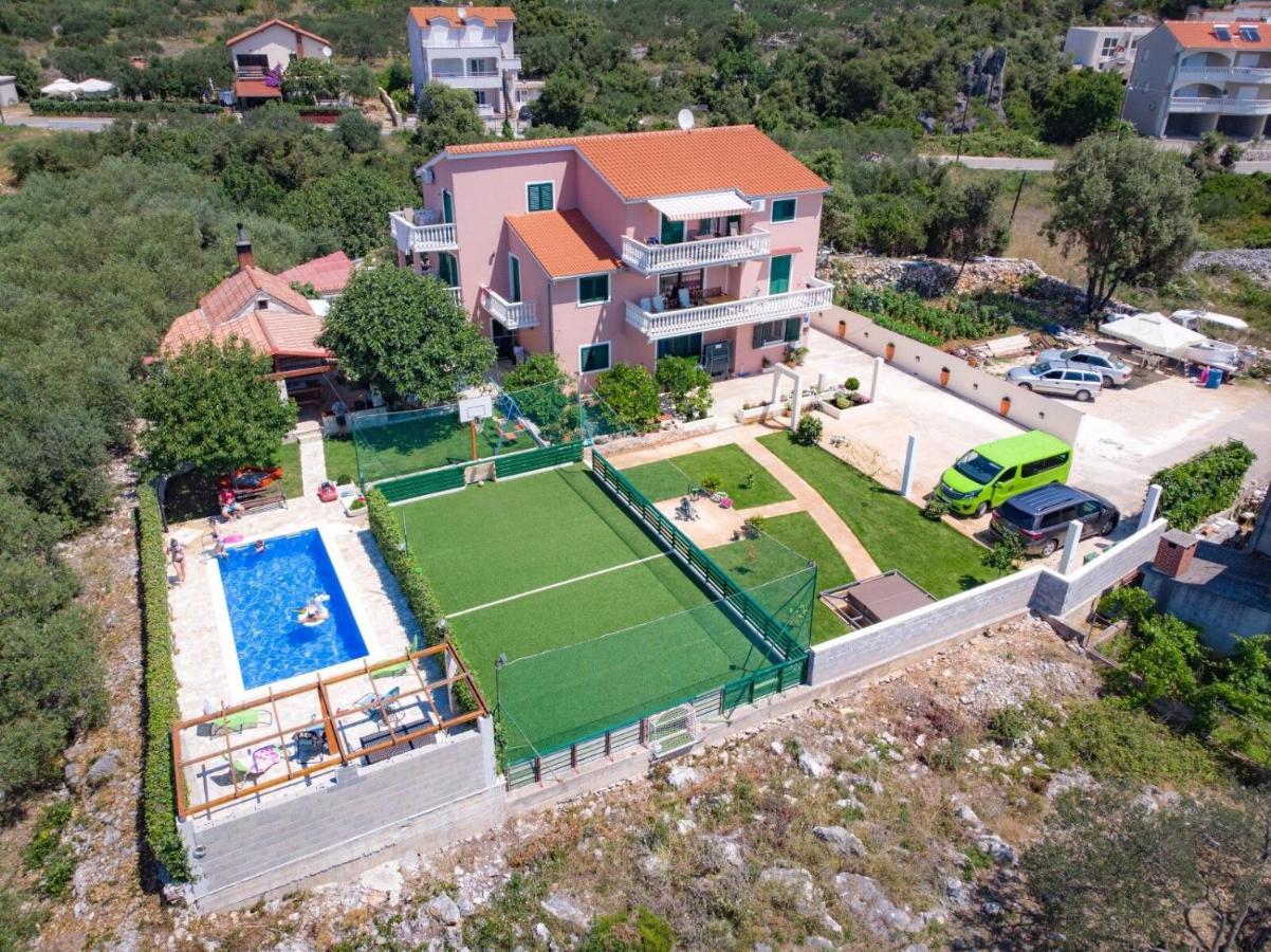 Apartments Mirko เซเกต วรันยีชา ภายนอก รูปภาพ