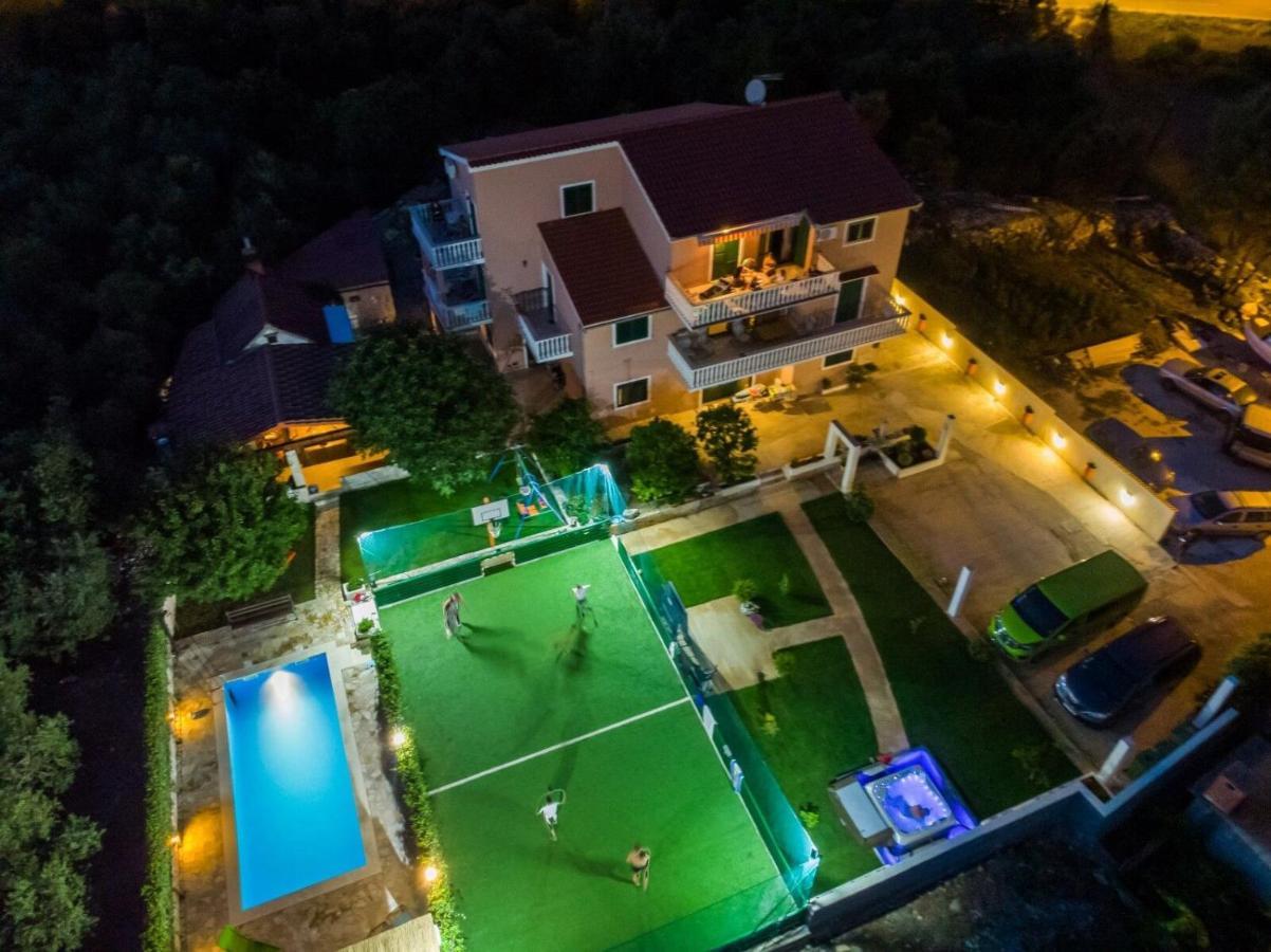 Apartments Mirko เซเกต วรันยีชา ภายนอก รูปภาพ