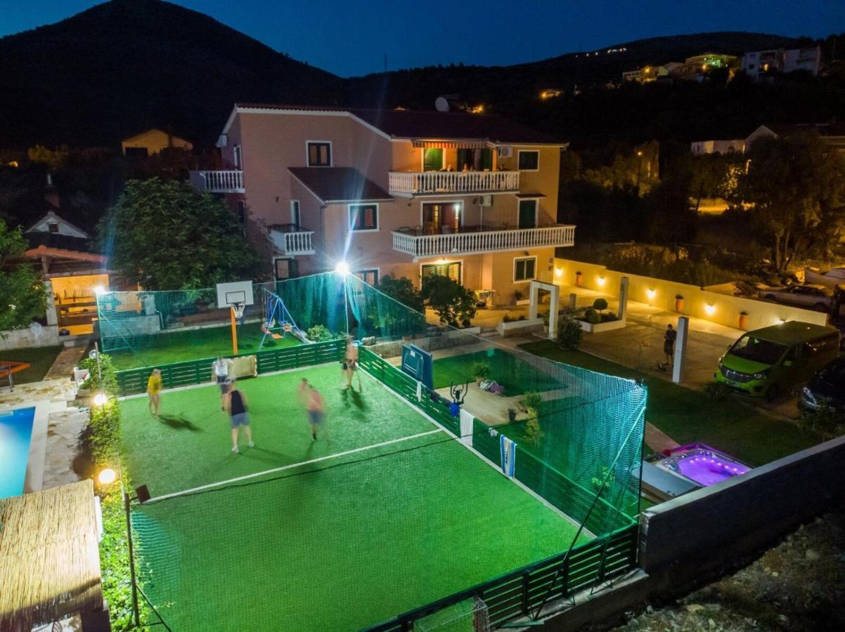 Apartments Mirko เซเกต วรันยีชา ภายนอก รูปภาพ