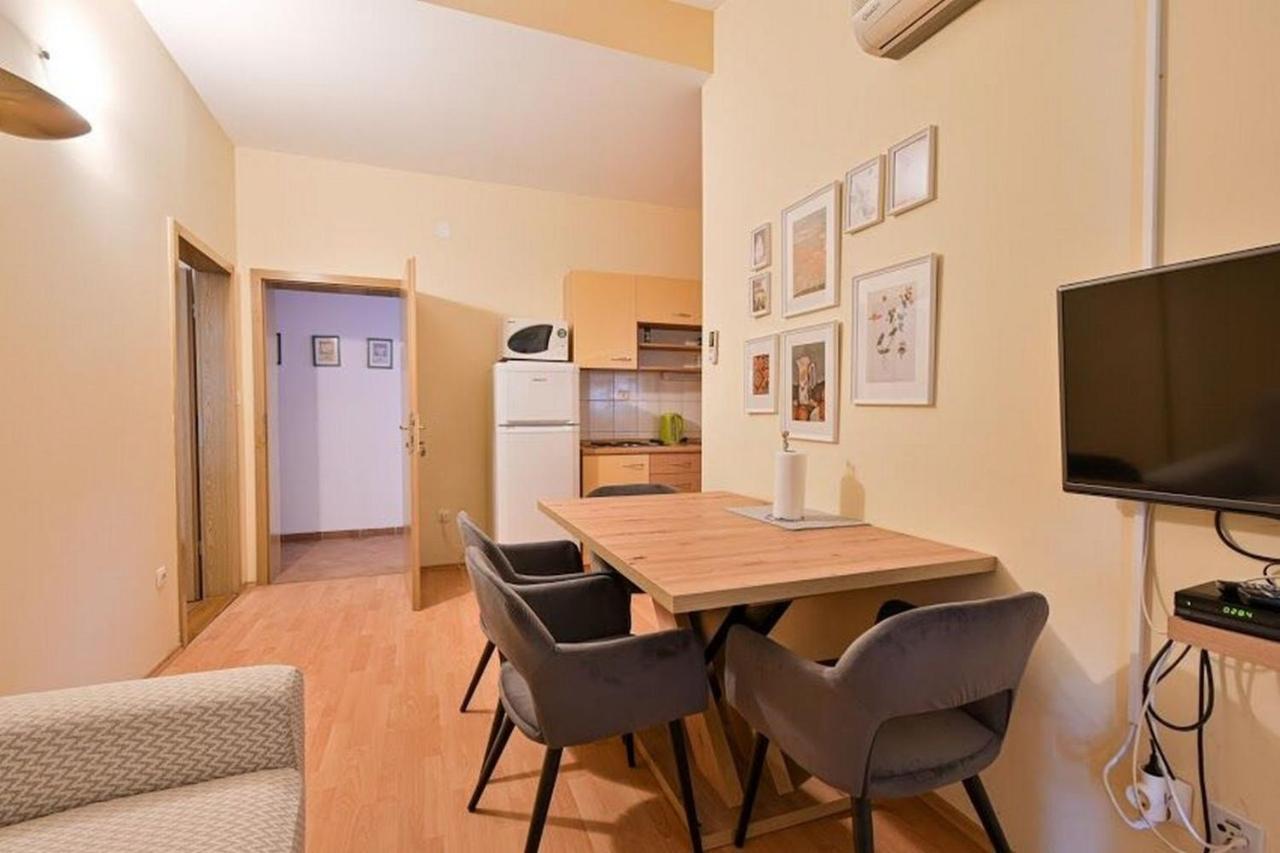 Apartments Mirko เซเกต วรันยีชา ภายนอก รูปภาพ