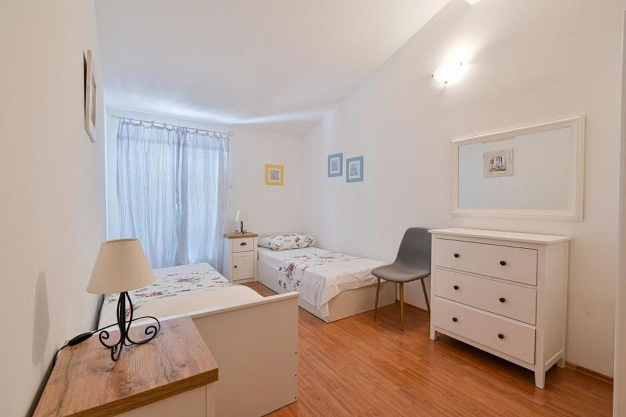 Apartments Mirko เซเกต วรันยีชา ภายนอก รูปภาพ