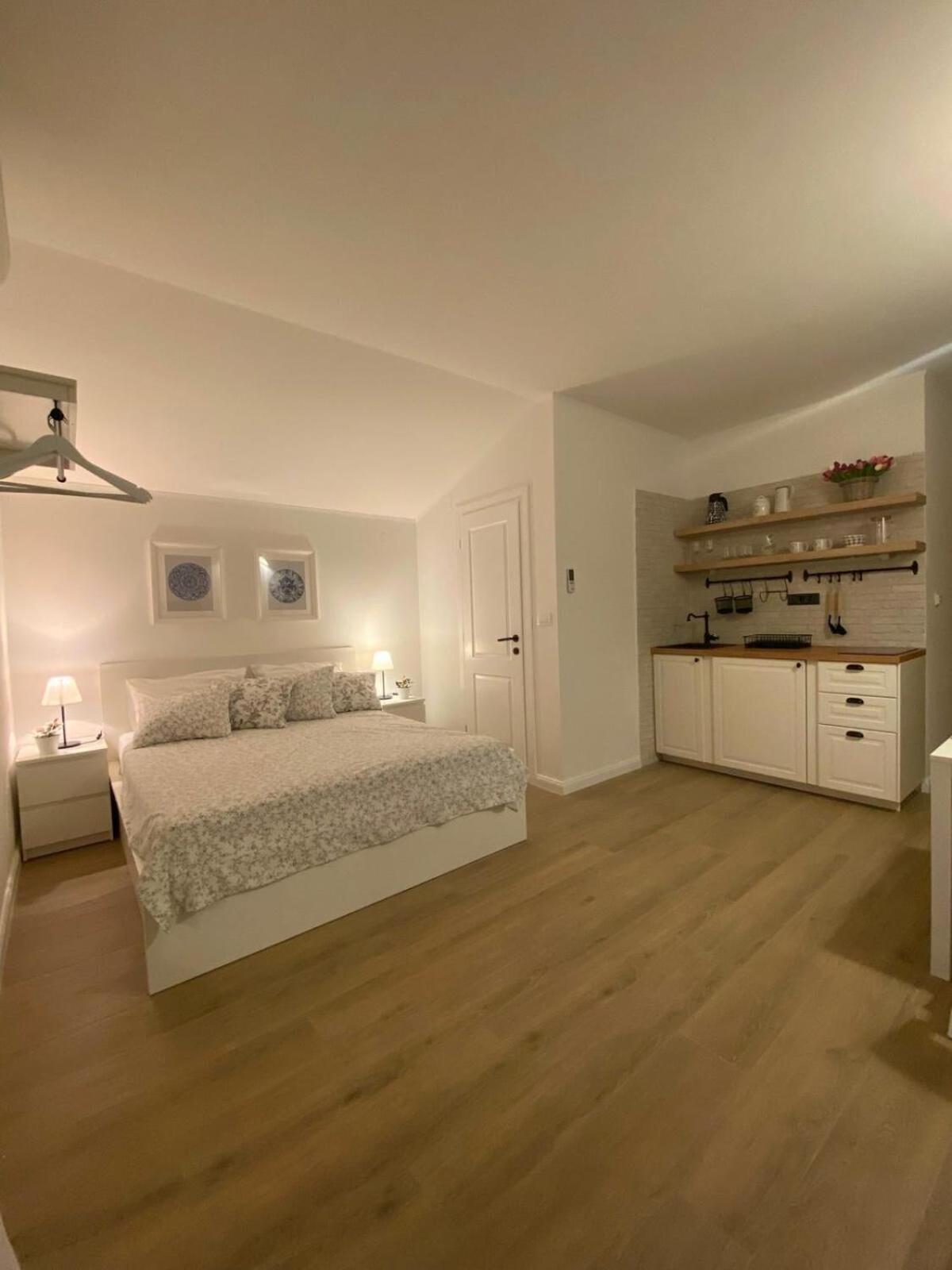 Apartments Mirko เซเกต วรันยีชา ภายนอก รูปภาพ